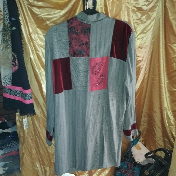 Surya Vintage Gray and Red Patchwork Blazer With Exotic Buttons - Picture 3 of 6